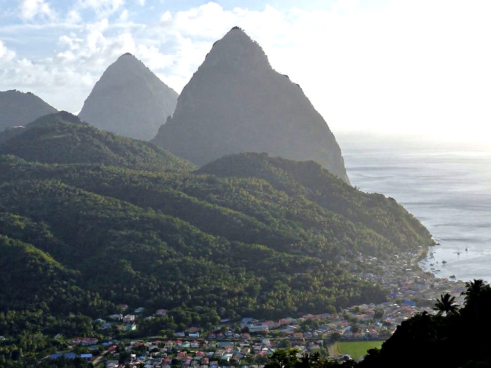 パンタ笛吹カリブセントルシアピトン山