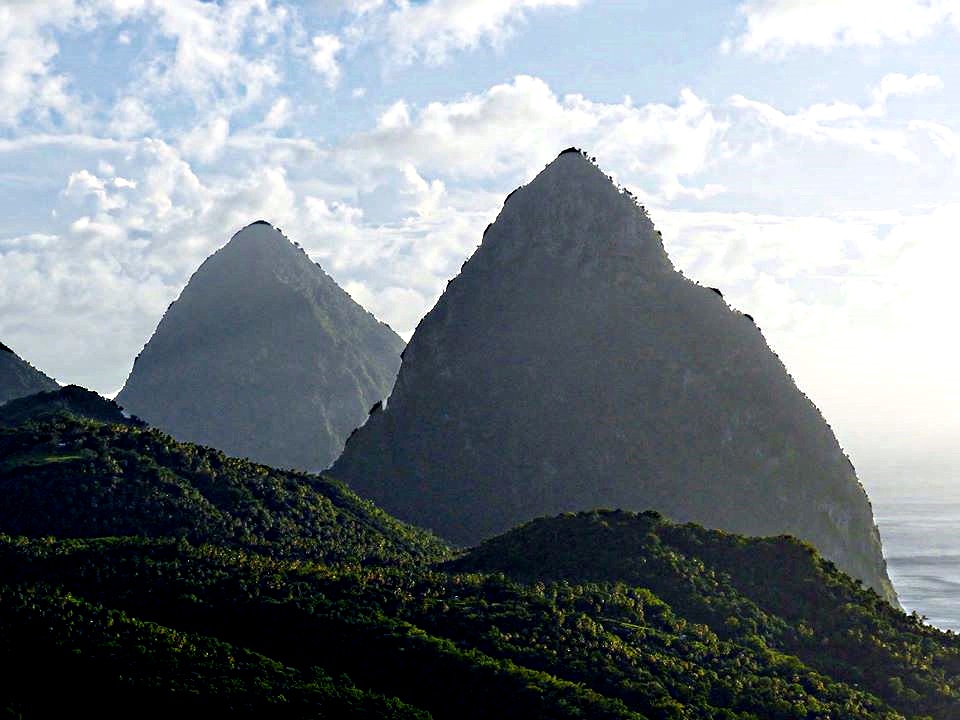 パンタ笛吹カリブセントルシアピトン山